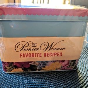 Pioneer Woman Recipe Tin w/Reciped & Blank Cards